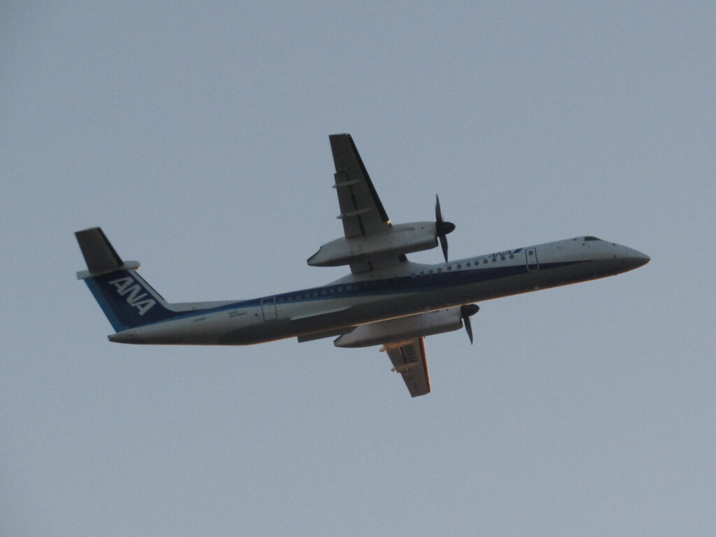夕暮れの福岡空港にて　②