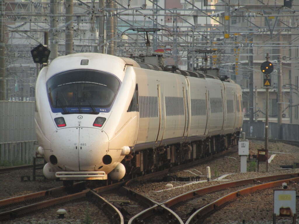 885系を後ろから