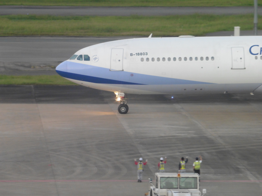 CHINA AIRLIEN  A340の出発②