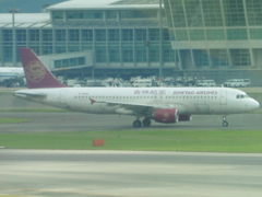 吉祥航空　A320　B-6966