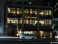 ３階まであるTULLYS　COFFEE