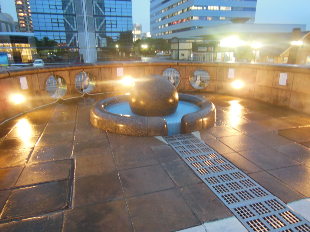 夕暮れと街灯　①