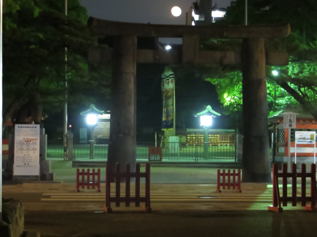 夜の箱崎宮にて①