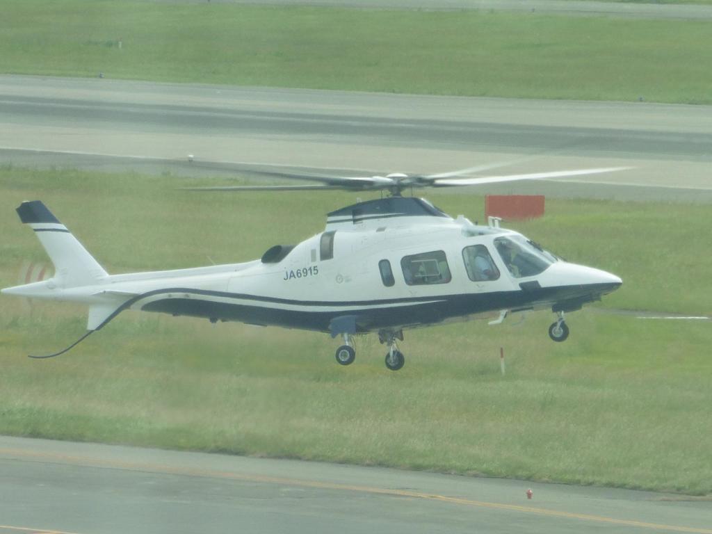 JA6915　A109ヘリ①