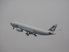 キャセイA330の離陸