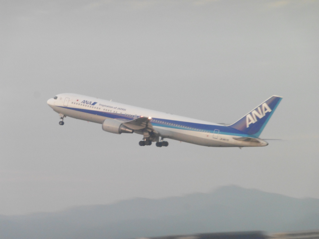 ANA　B767-300の離陸