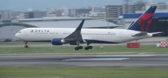 DELTA　B767-300到着