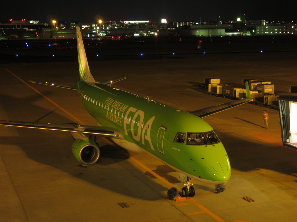 夜の福岡空港　⑧
