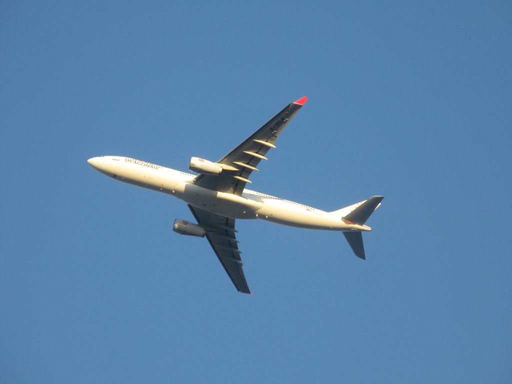 香港ドラゴン航空　A330離陸