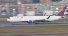 DELTA　B767-300ER　N189DN