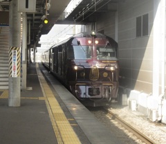 ななつ星の南福岡駅通過②