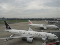 東京行きが４機