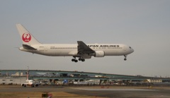 真横から見た着陸①