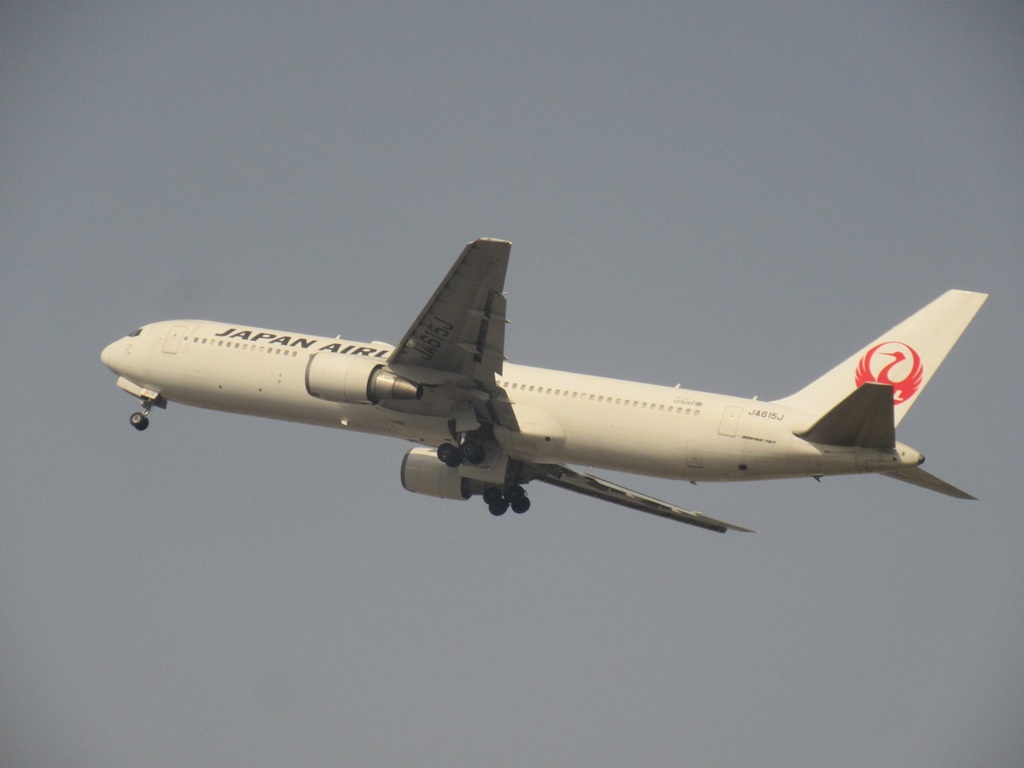 JAL  767-300  JA615J