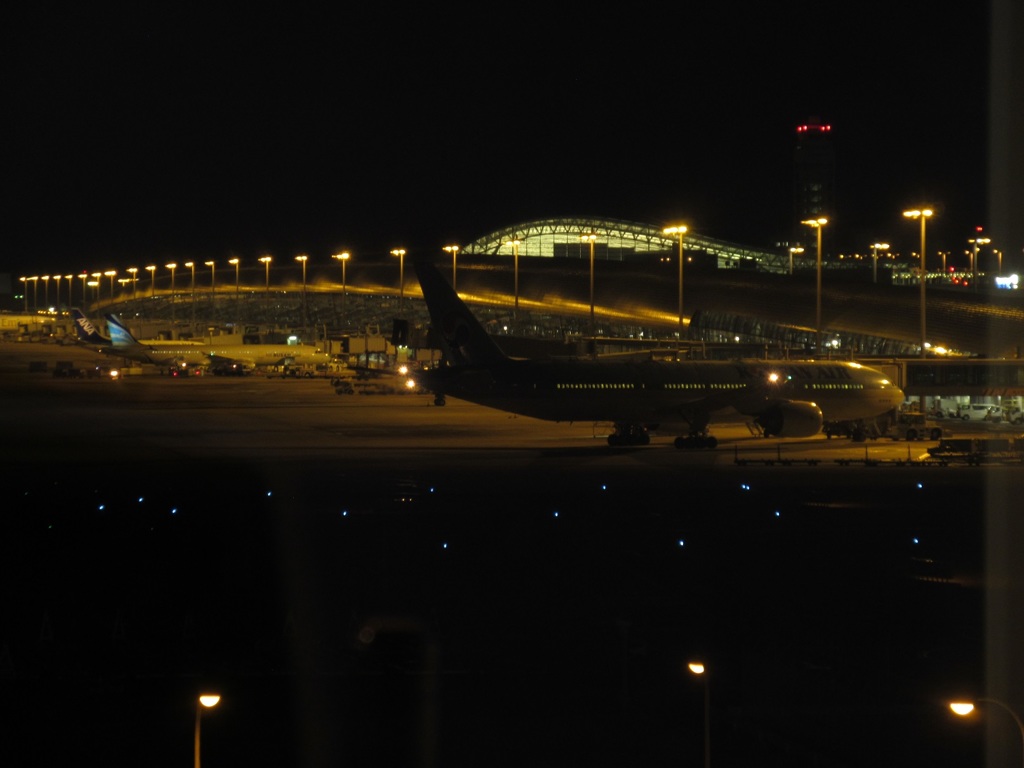 夜の関空にて①