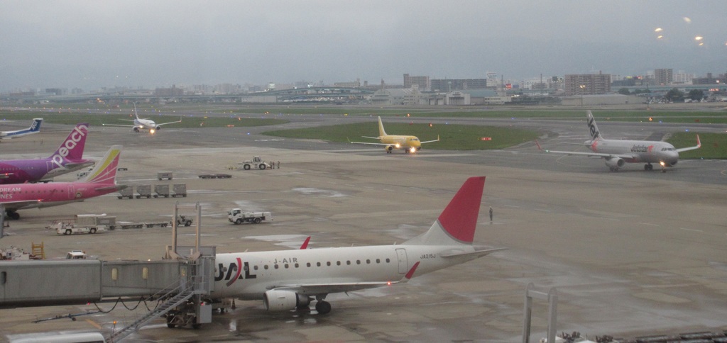 夕暮れの空港①
