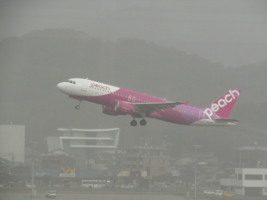 離陸　PEACH  A320