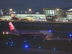 夜の空港にて④