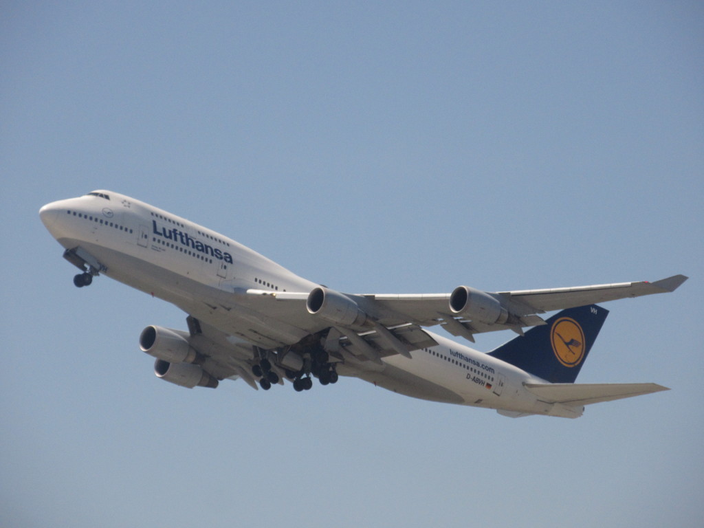 ルフトハンザ　B747-400離陸
