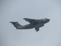 航空自衛隊c-1の離陸 1