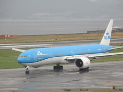 KLM B777-300ER出発
