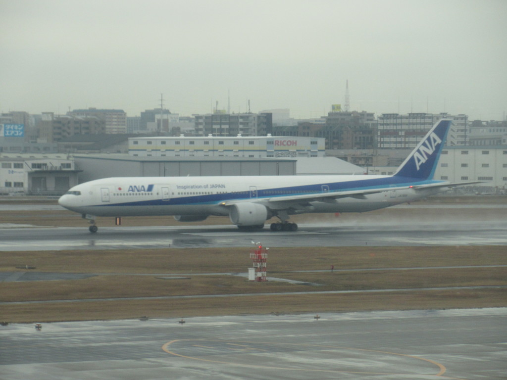 ANA  B777-300の離陸