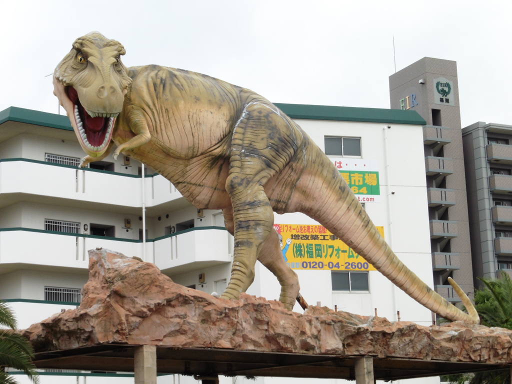 街中の恐竜
