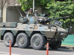 国道を走る陸自部隊