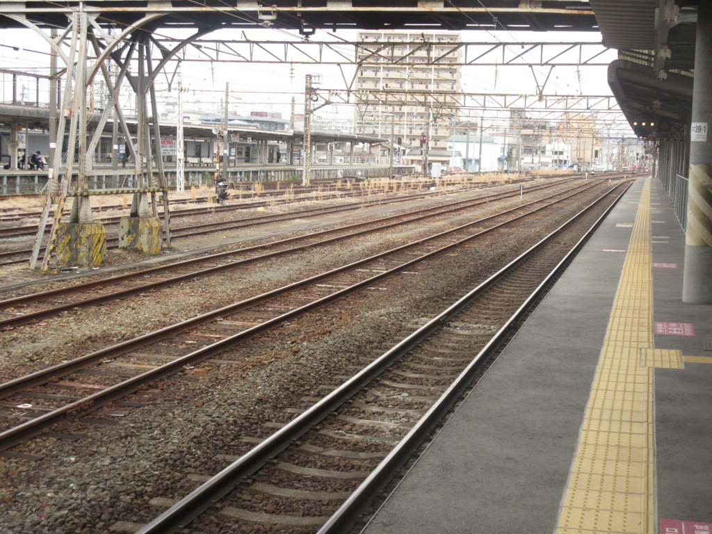 JRホームから見える大牟田駅停車中の西鉄側②