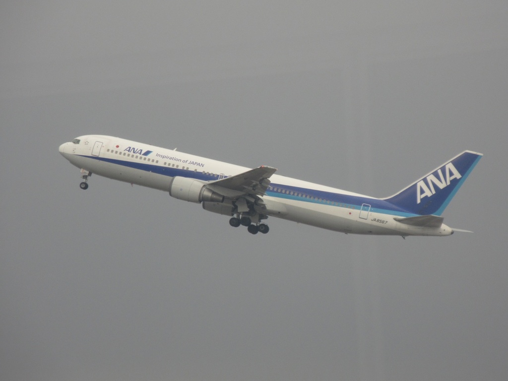 離陸　ANA  B767-300