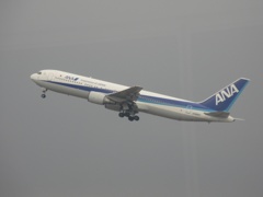 離陸　ANA  B767-300