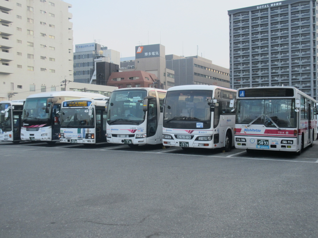 博多区のバス車庫にて④