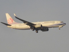 CHINA AIRLINE  737-800  B-18652