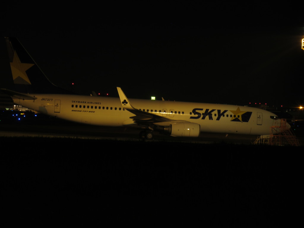 福岡空港の夜にて　⑤