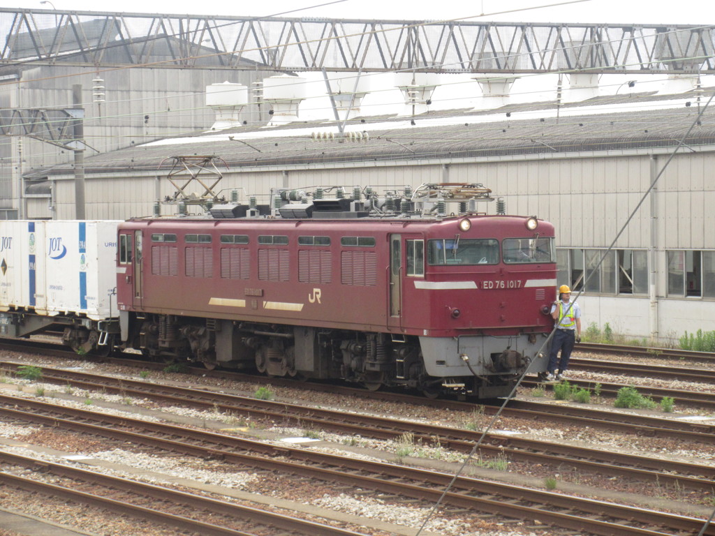 ED76-1017貨物発車