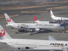 羽田空港で撮影したドラえもんジェット