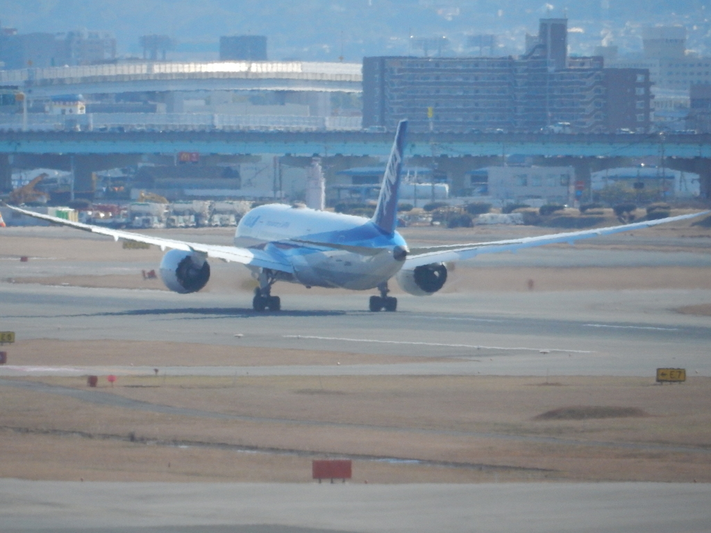 ANA B787-8の出発　福岡空港にて　④