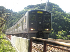 篠栗線813系