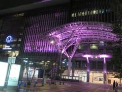 博多シティの紫の灯り