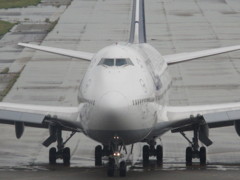正面からルフトハンザ　B747