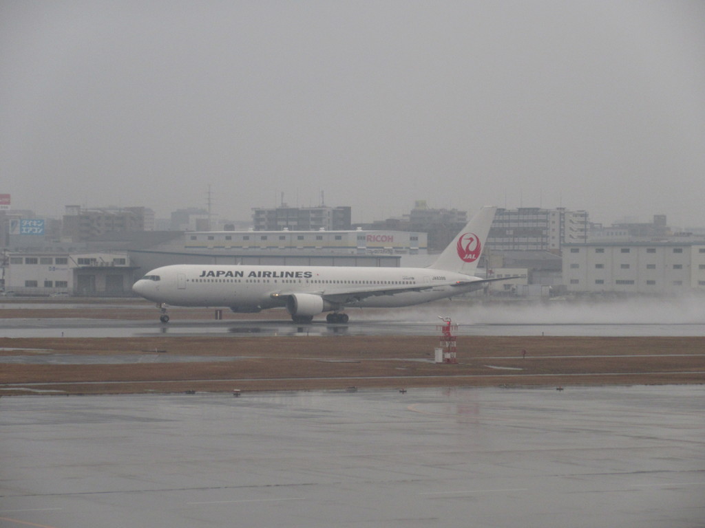 JAL B767離陸