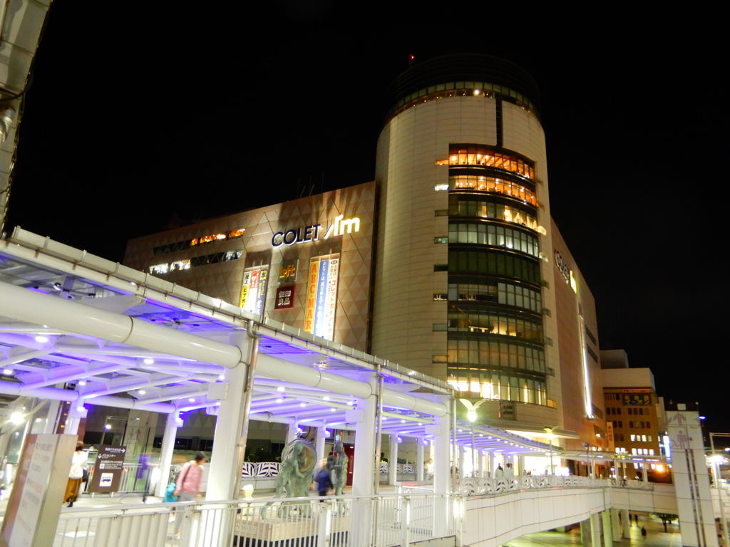 夜の小倉駅前にて