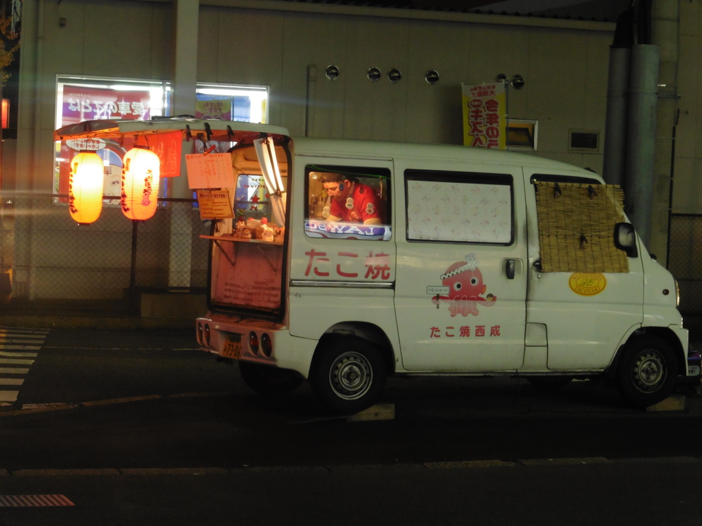 街中のたこ焼き屋