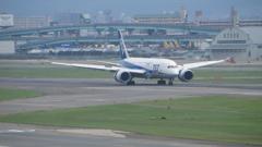 ANA７８７到着　①