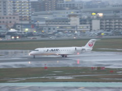 J-AIR　CRJ200離陸