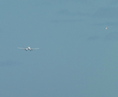 ２機並んで見えた着陸機