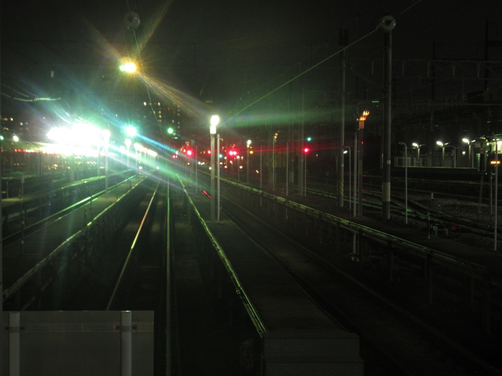 夜の列車の車両基地①