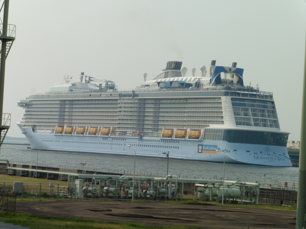 Quantum　of  the  Seas  入港①