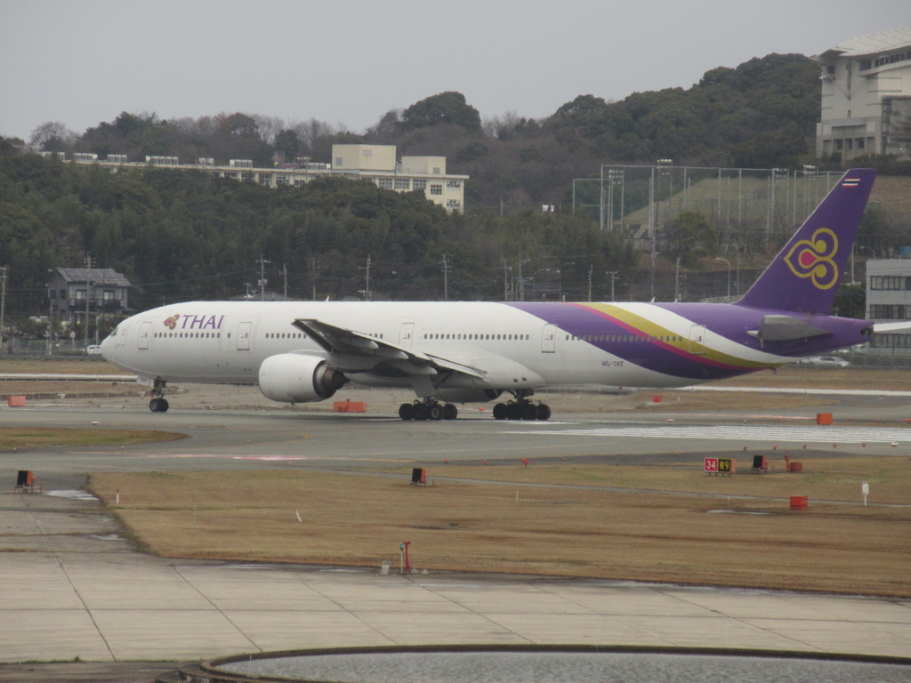 タイ国際航空  777-300  HS-TKF