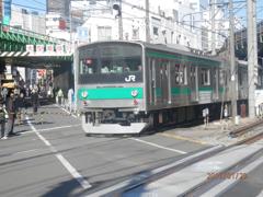 新宿駅を発車した埼京線